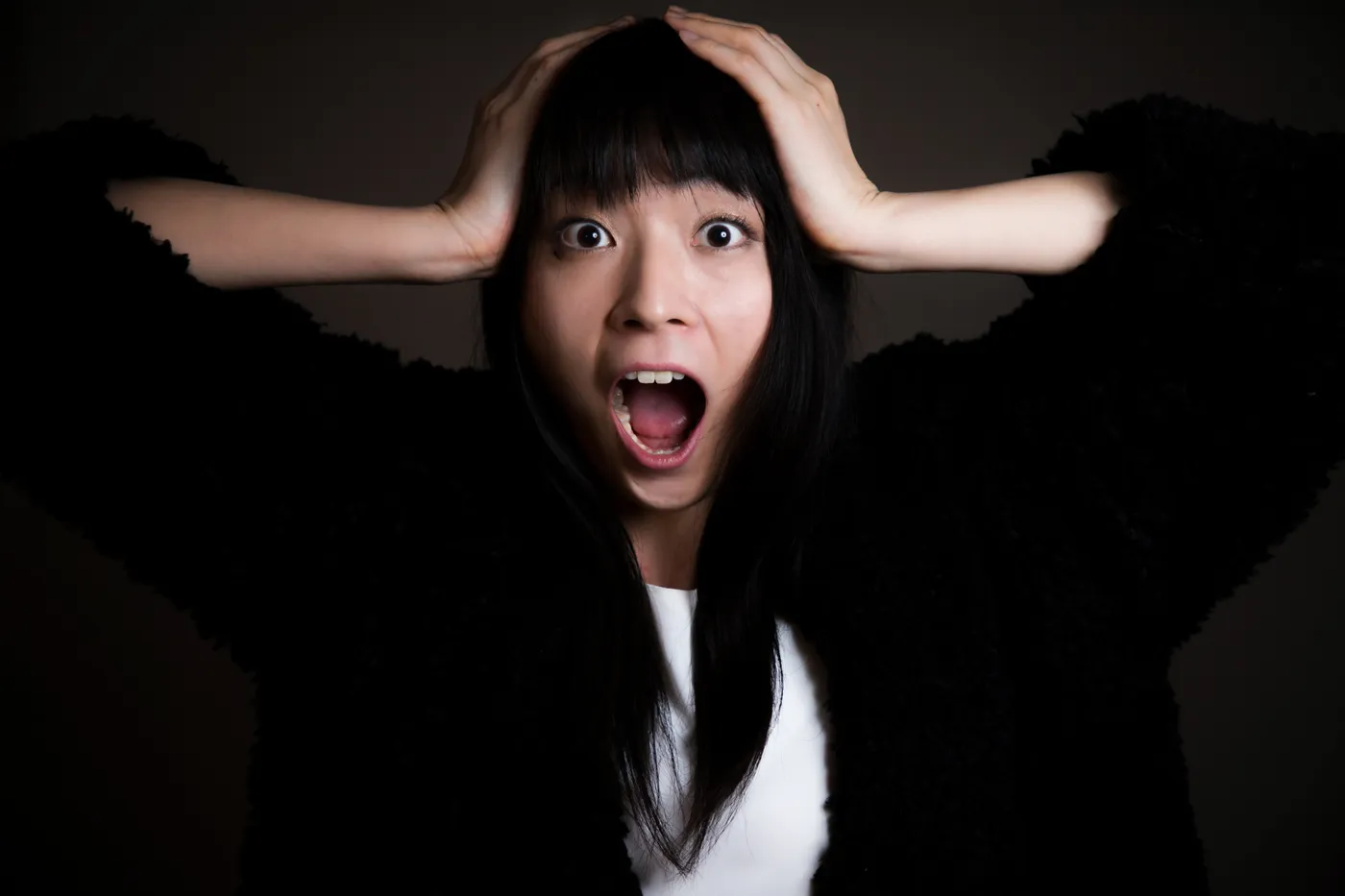 後悔してる人画像